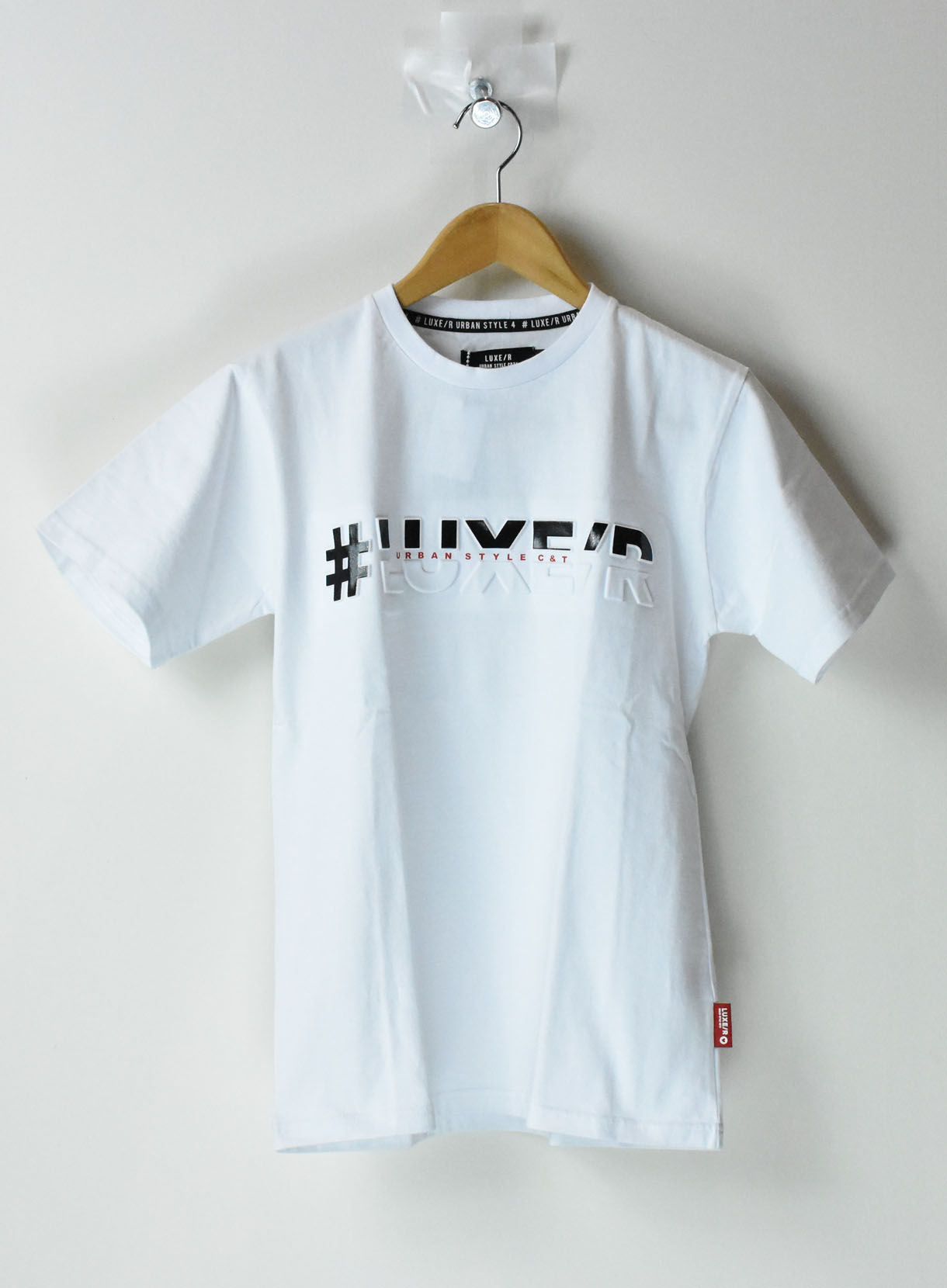 LUXE ３DエンボスロゴＴシャツ